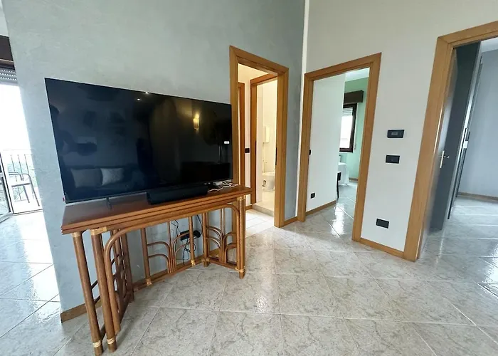 Daire Atticovistamare-primelocation-2bedr-2bath-parking-grandispazi-posizionefantastica *