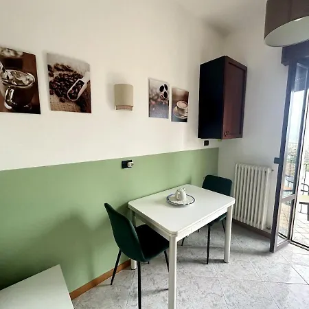 Vivere Il Mare Dall Attico - Spazioso Elegante E A Pochi Passi Dalla - Garage Privato Apartament *