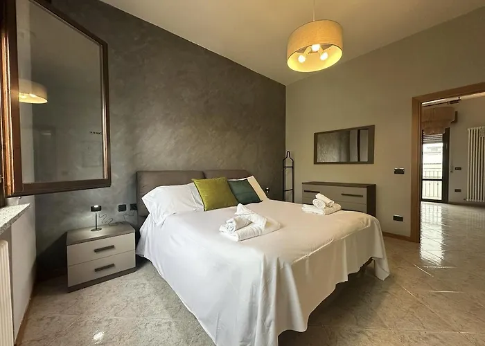 Atticovistamare-primelocation-2bedr-2bath-parking-grandispazi-posizionefantastica Apartment