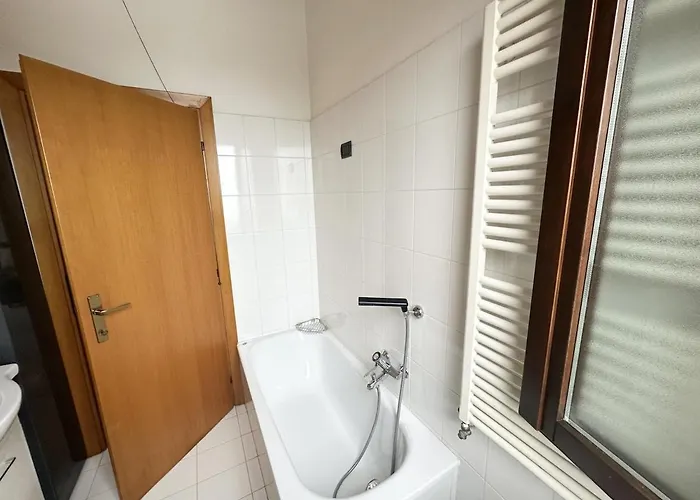 Atticovistamare-primelocation-2bedr-2bath-parking-grandispazi-posizionefantastica *