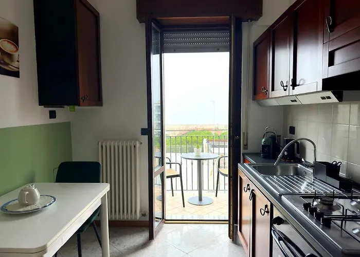 아파트 Atticovistamare-primelocation-2bedr-2bath-parking-grandispazi-posizionefantastica *