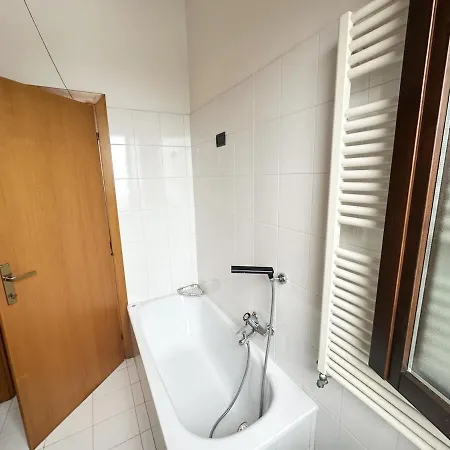 Vivere Il Mare Dall Attico - Spazioso Elegante E A Pochi Passi Dalla - Garage Privato *